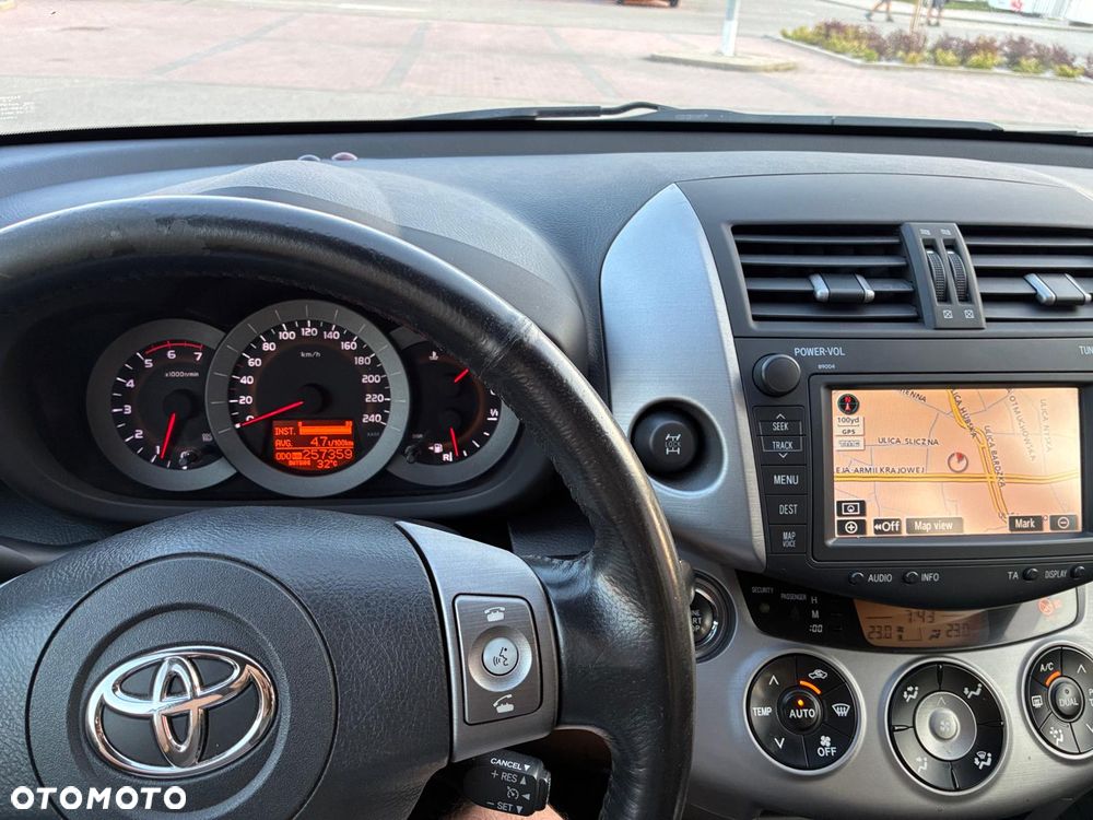Toyota RAV4 2.2 D-4D Prestige - 15