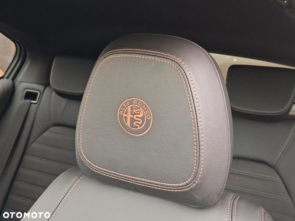 Alfa Romeo Stelvio 2.0 Turbo Intensa Q4 - 17