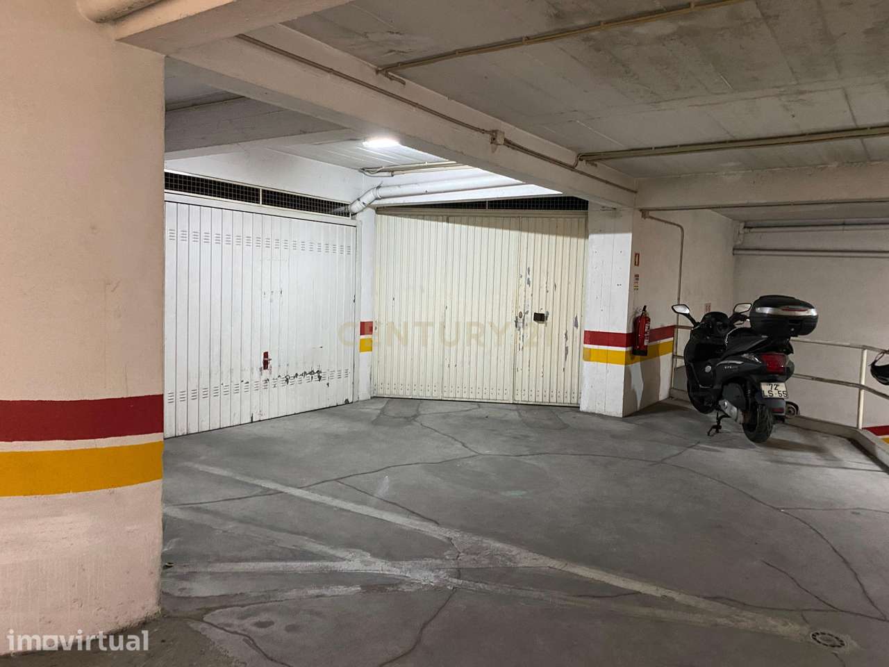 Garagem-Box com 52m2 | arrendar| Brandoa - Grande imagem: 3/6