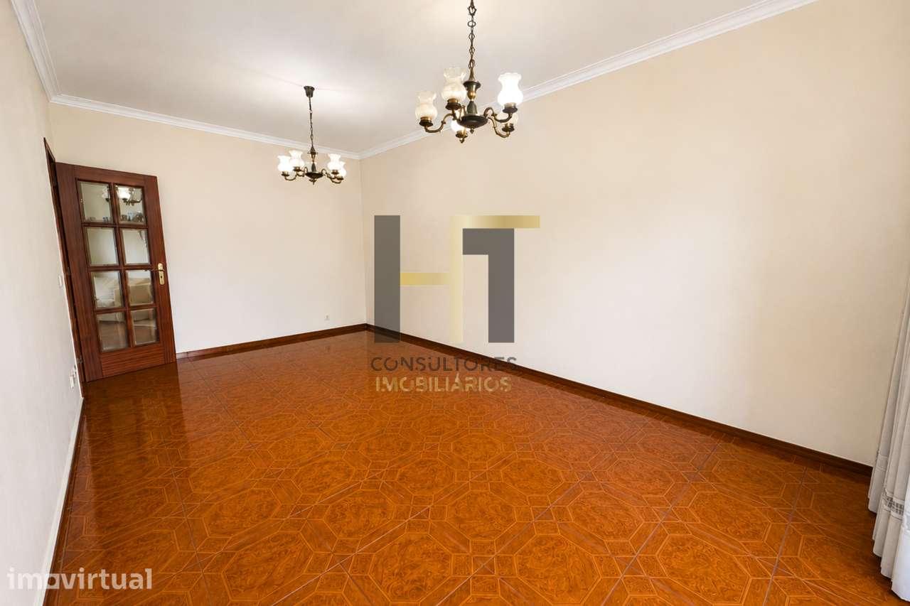 Apartamento T3 com Garagem e Duas Varandas a 5 Minutos do Metro e do I - Grande imagem: 2/28