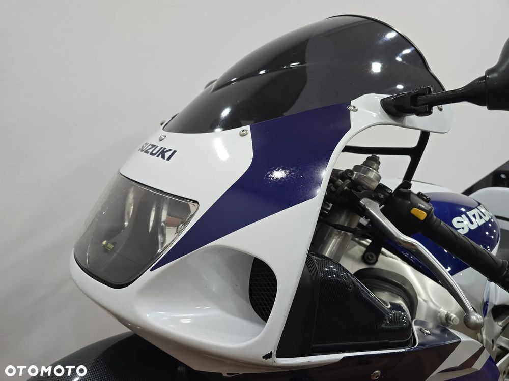 Suzuki GSX-R - 6