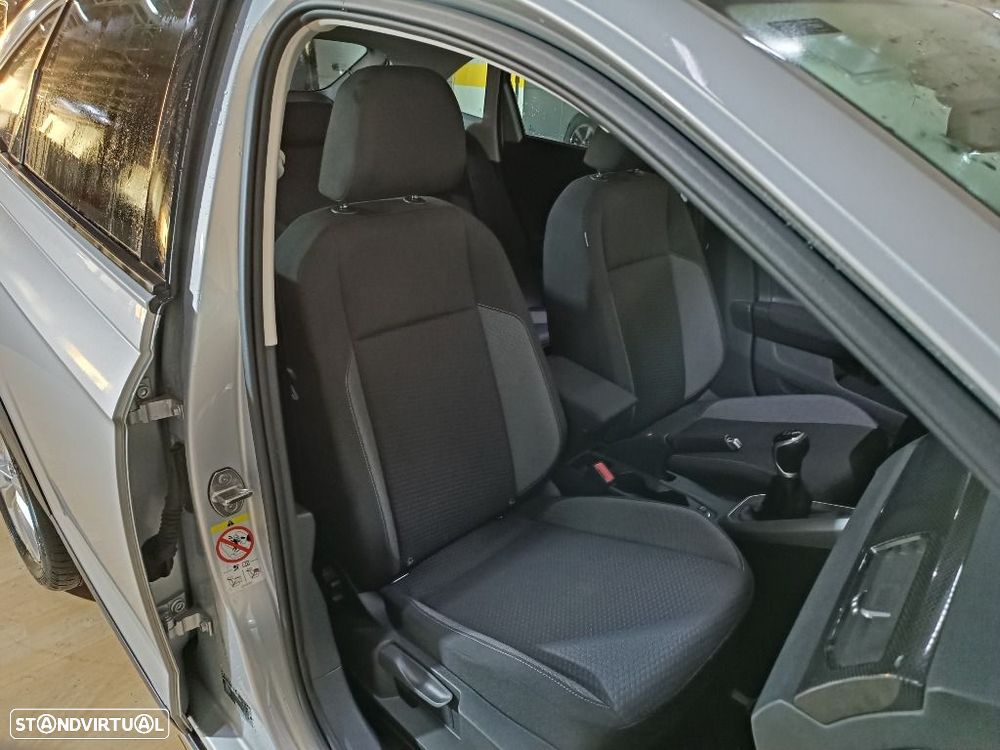VW Taigo 1.0 TSI Urban - 13