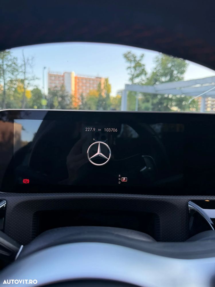 Mercedes-Benz A ver-180-d-7g--dct-amg-line - 9