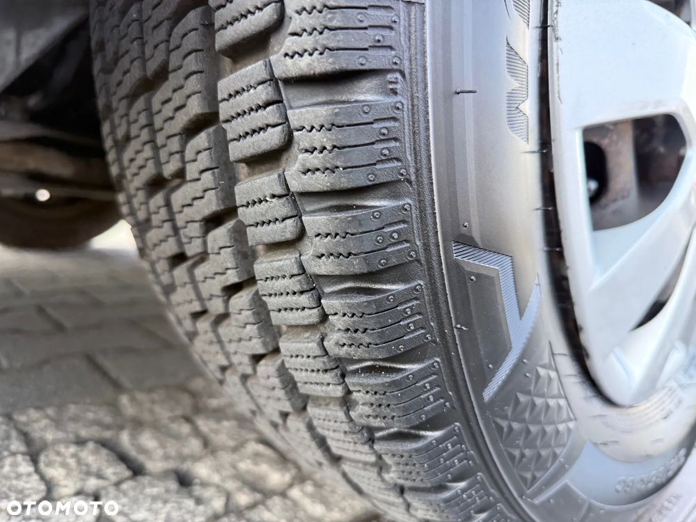 Renault Trafic Grand 2.0 dCi - 23