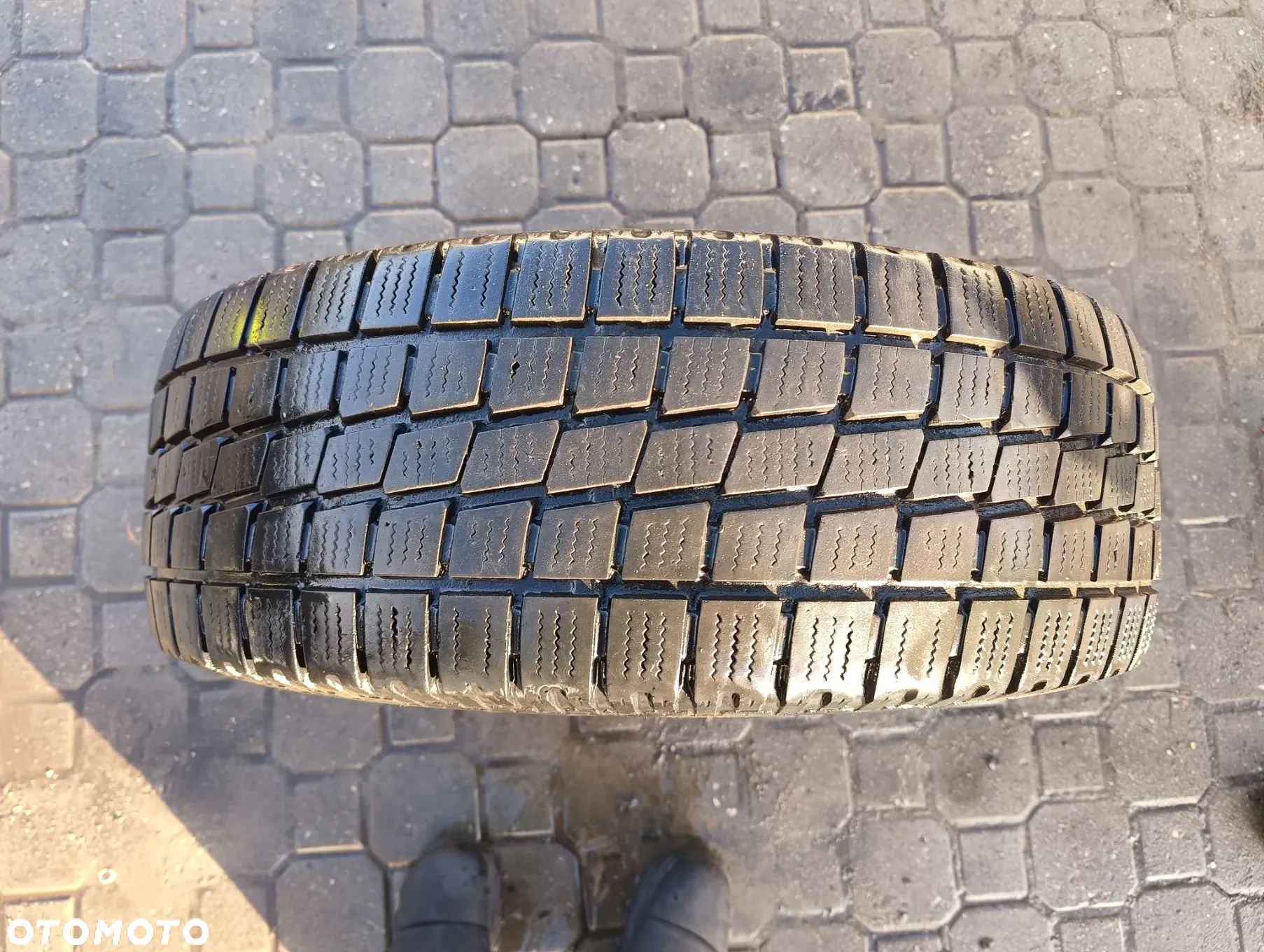 Opona TOYO H09 205/65R16C ZIMA - 1