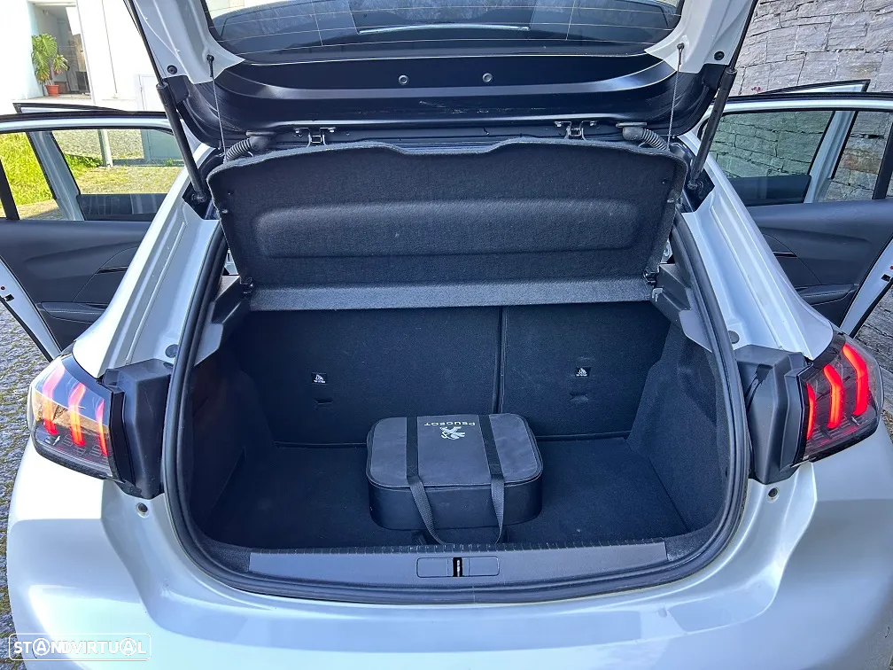 Peugeot e-208 50 kWh GT Line - 25