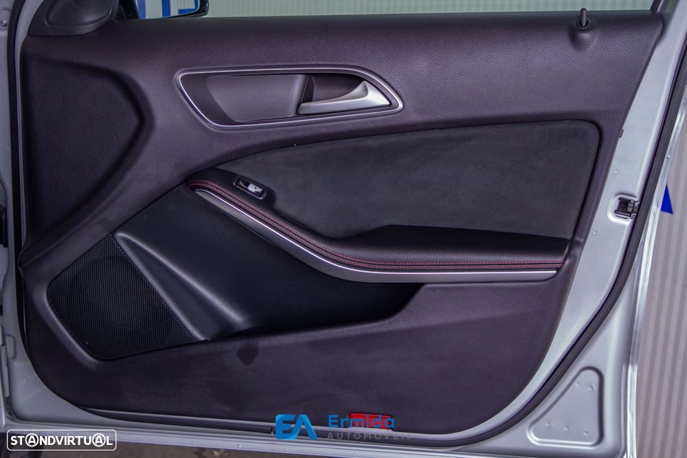 Mercedes-Benz GLA 220 d AMG Line - 34