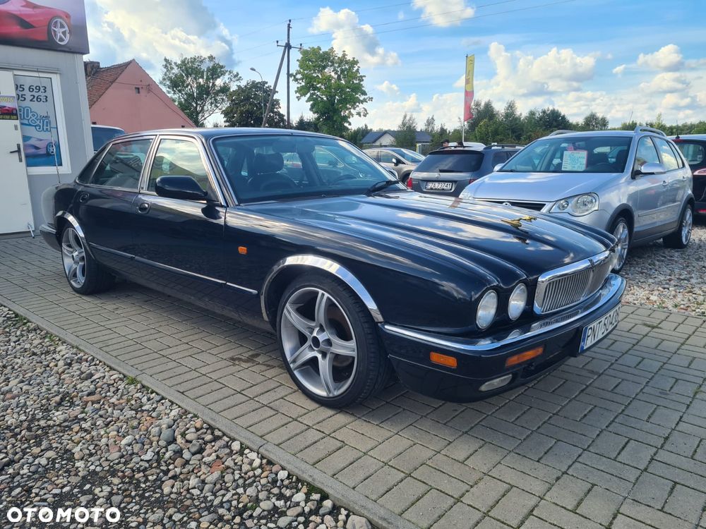 Jaguar XJ - 9