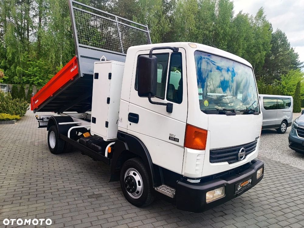 Nissan Atleon - 4