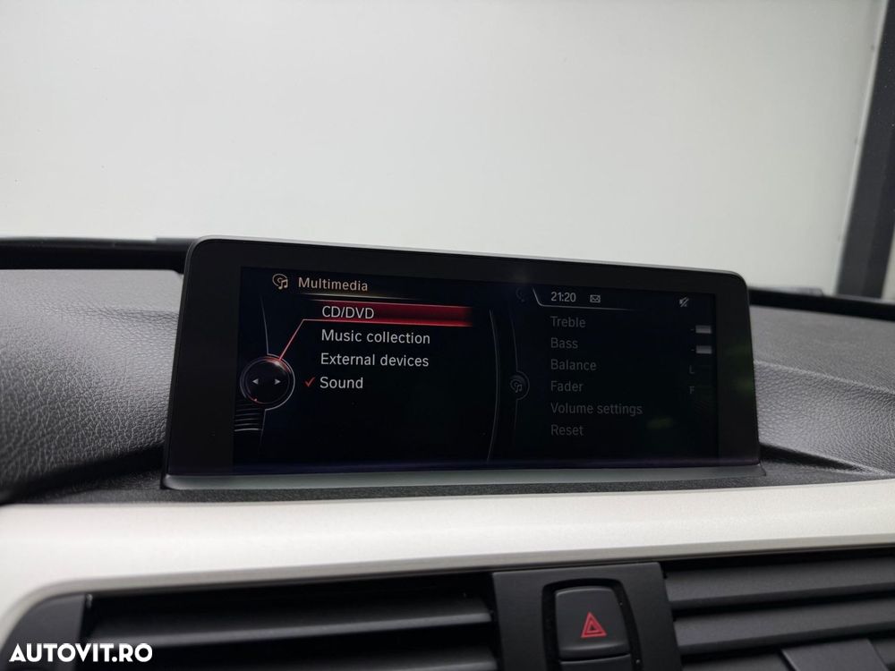 BMW Seria 3 320i Aut. Modern Line - 12