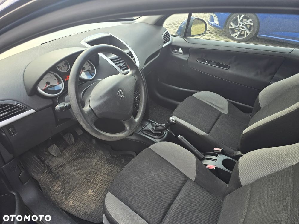 Peugeot 207 1.4 - 5