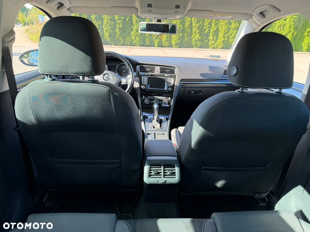Volkswagen Golf - 11