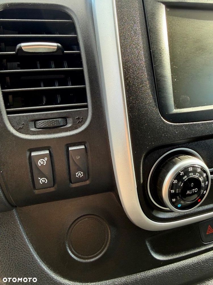 Renault Trafic - 32