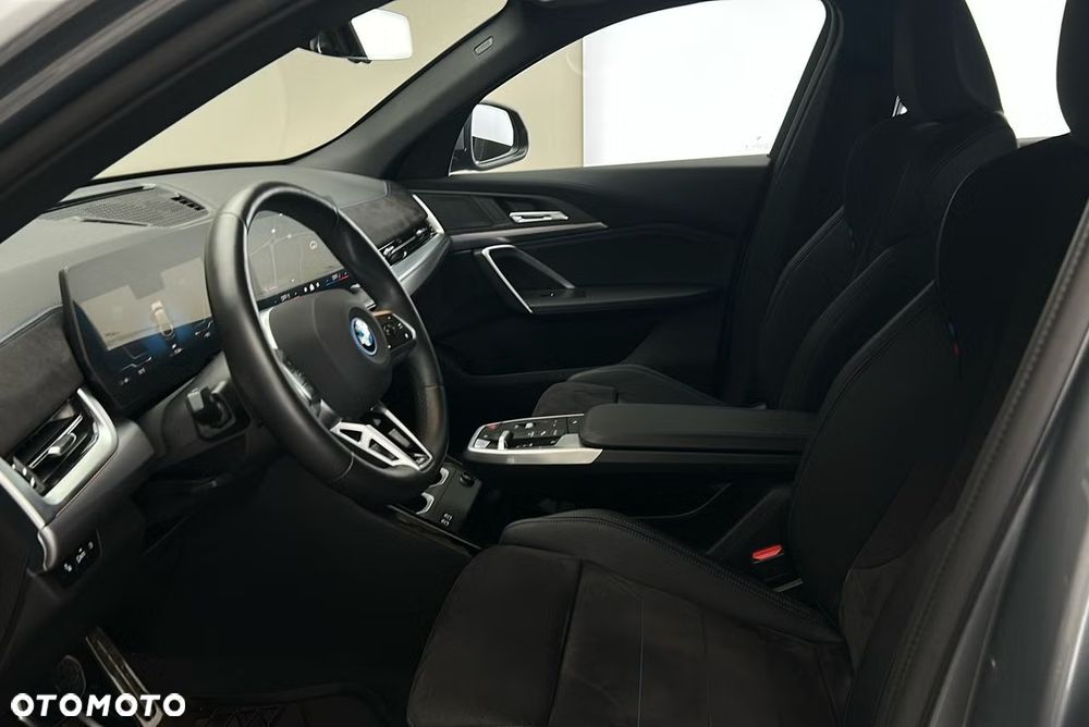 BMW iX2 xDrive30 66.5kWh - 4