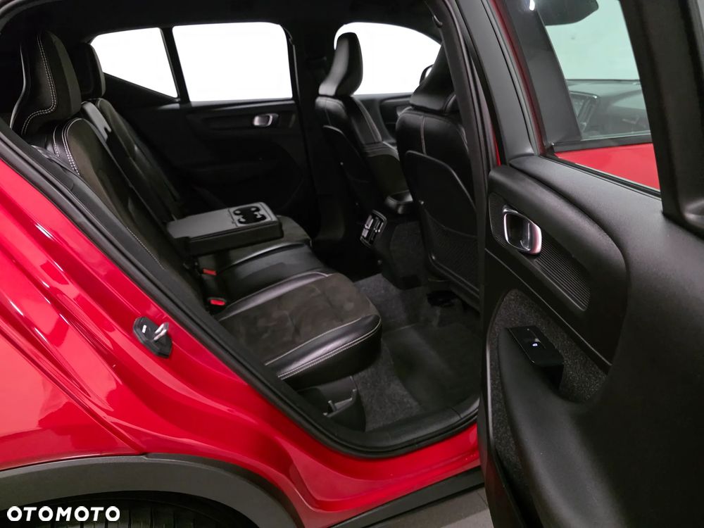 Volvo XC 40 D4 AWD R-Design - 31