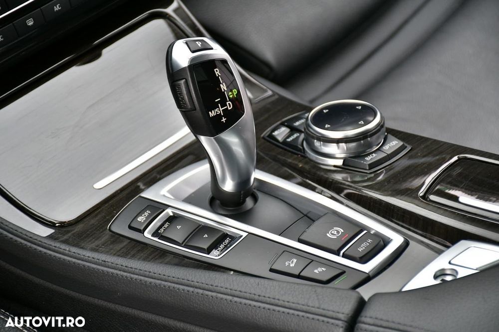 BMW Seria 5 535d xDrive Touring Aut. Luxury Line - 16