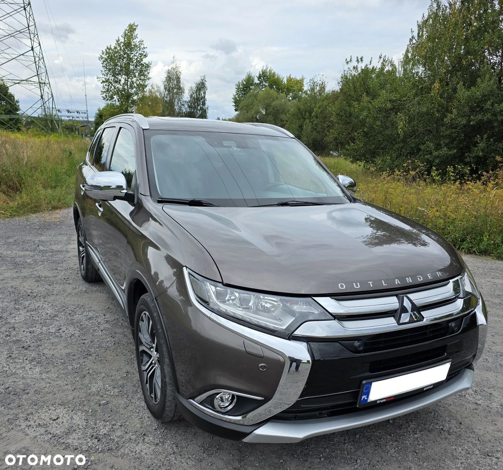 Mitsubishi Outlander 2.0 Instyle Navi 4WD CVT - 3