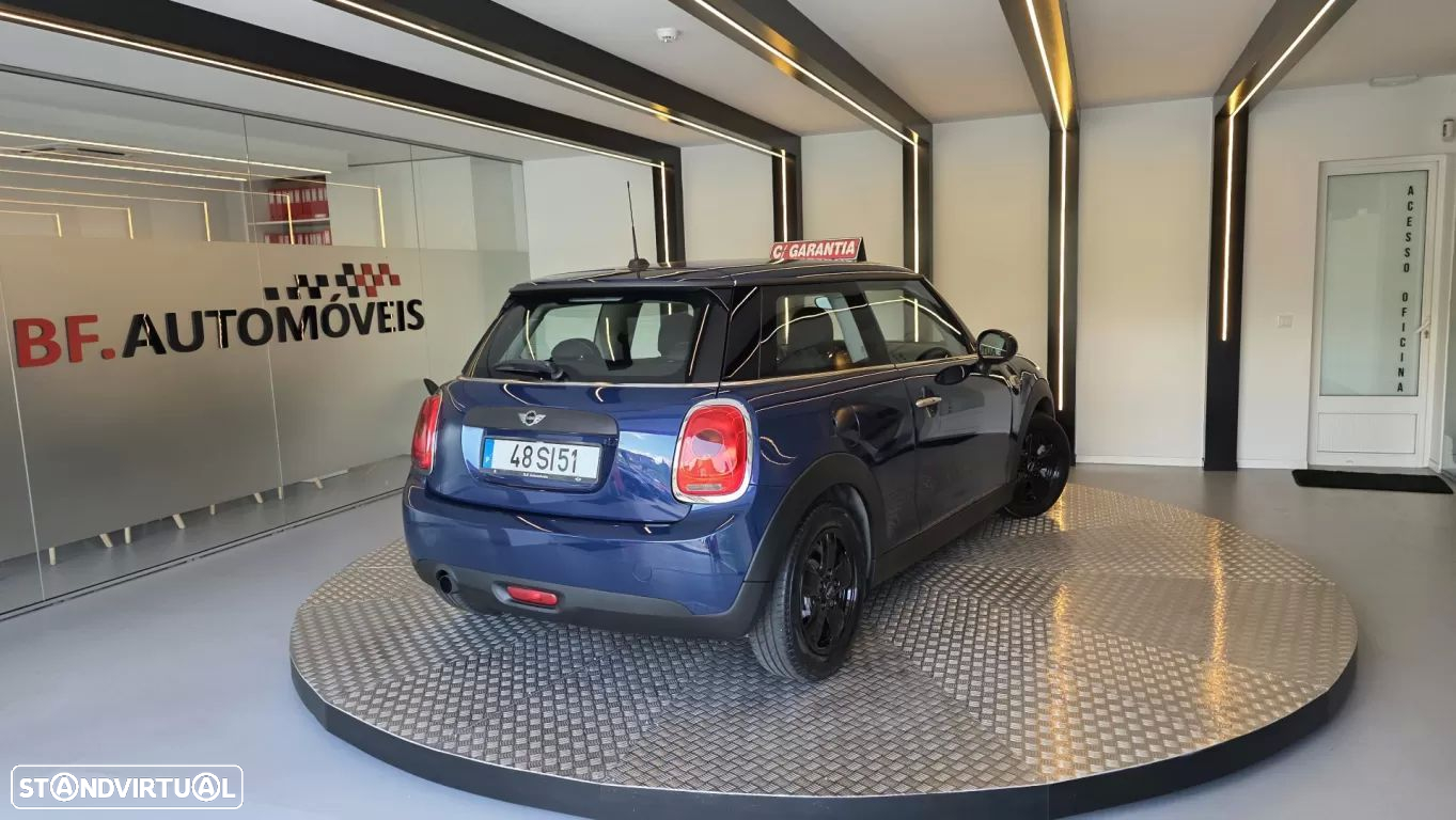 MINI 3 Portas One D - 17