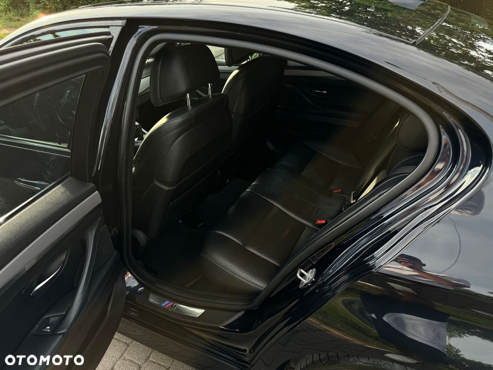 BMW Seria 5 550i - 8