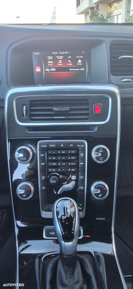 Volvo V60 D6 Plug-In-Hybrid AWD Geartronic Pure Limited - 18