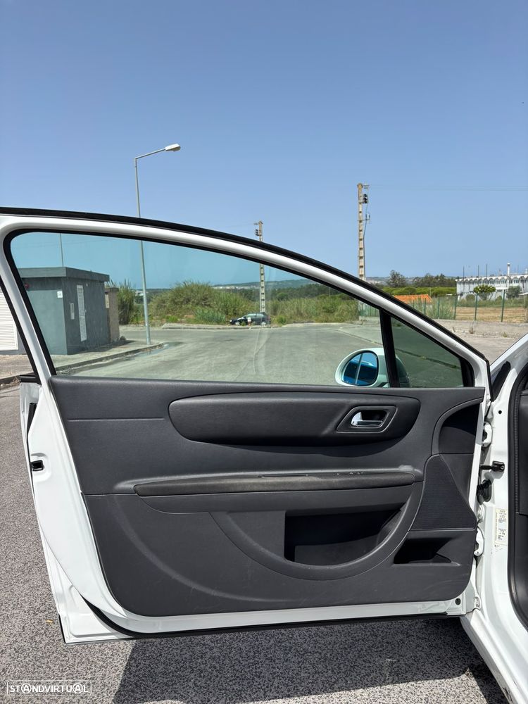 Citroën C4 1.6 HDi VTR - 7