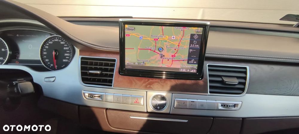 Audi A8 - 10
