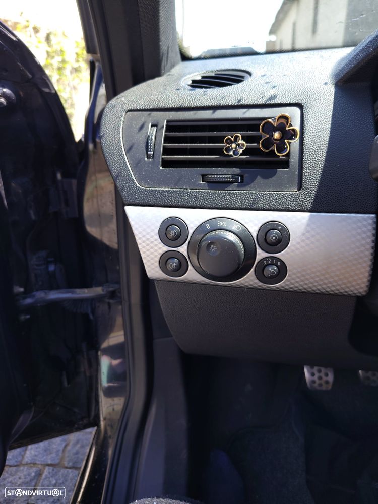 Opel Astra GTC 1.3 CDTI - 26