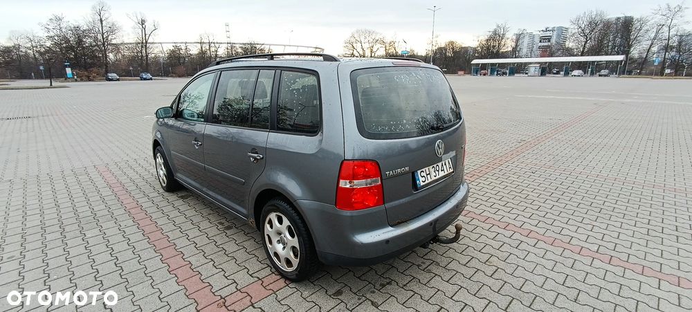 Volkswagen Touran - 2