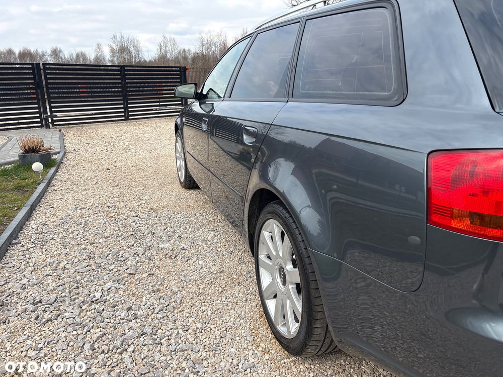 Audi A4 Avant - 10