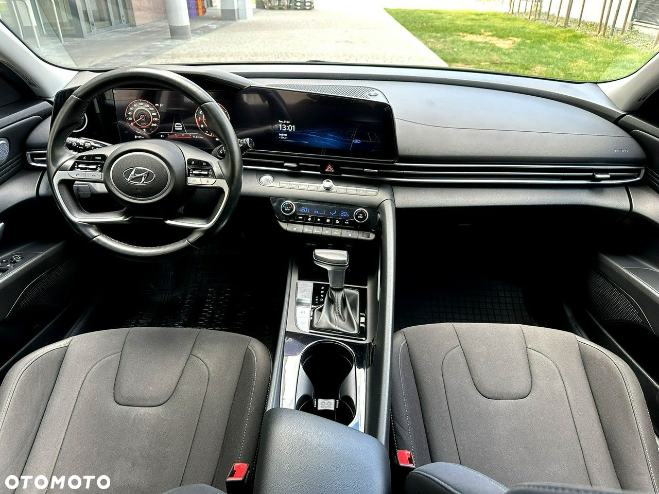 Hyundai Elantra 1.6 Executive CVT - 21