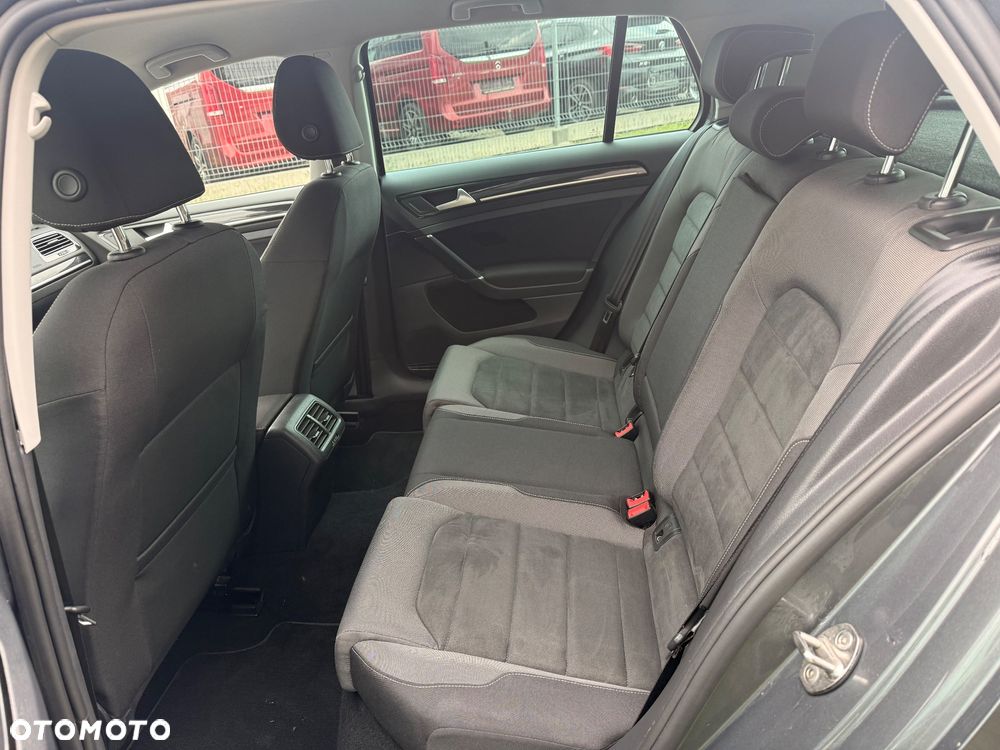 Volkswagen Golf - 10