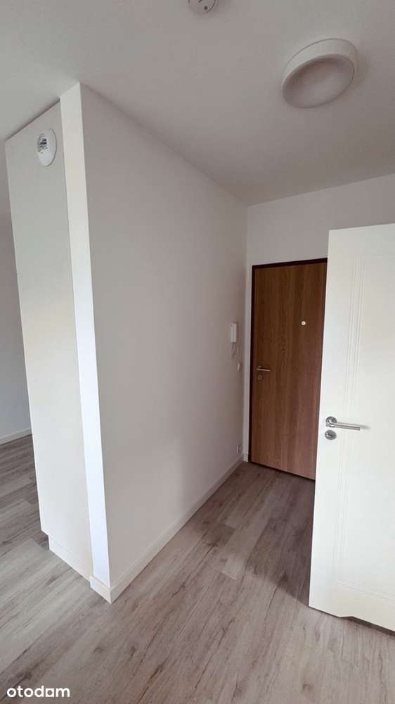 Pierwszy najem: nowe 38 m², balkon, parking, klimatyzacja