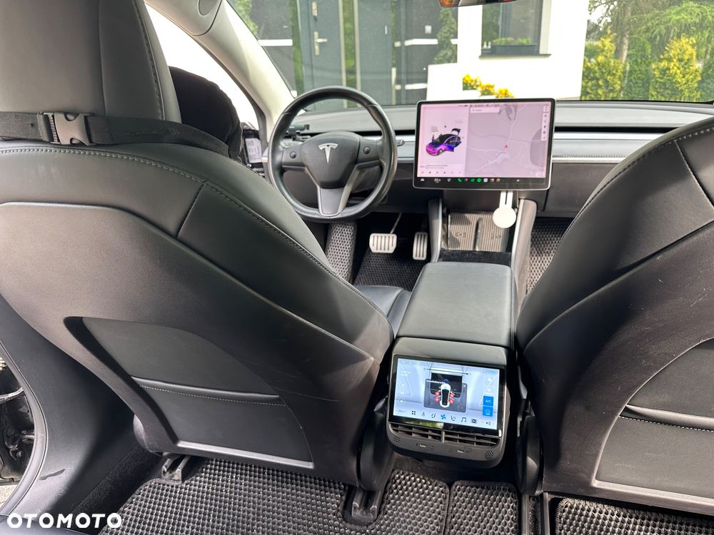 Tesla Model 3 - 8
