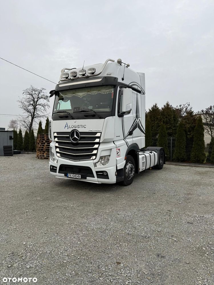 Mercedes-Benz Actros - 2