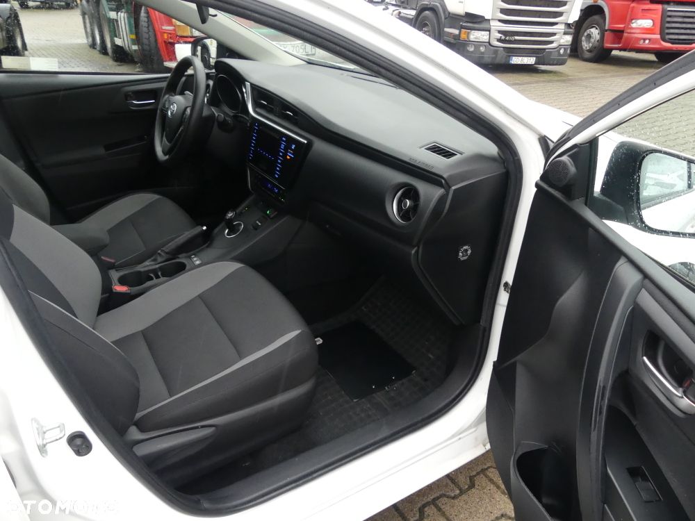Toyota Auris - 6