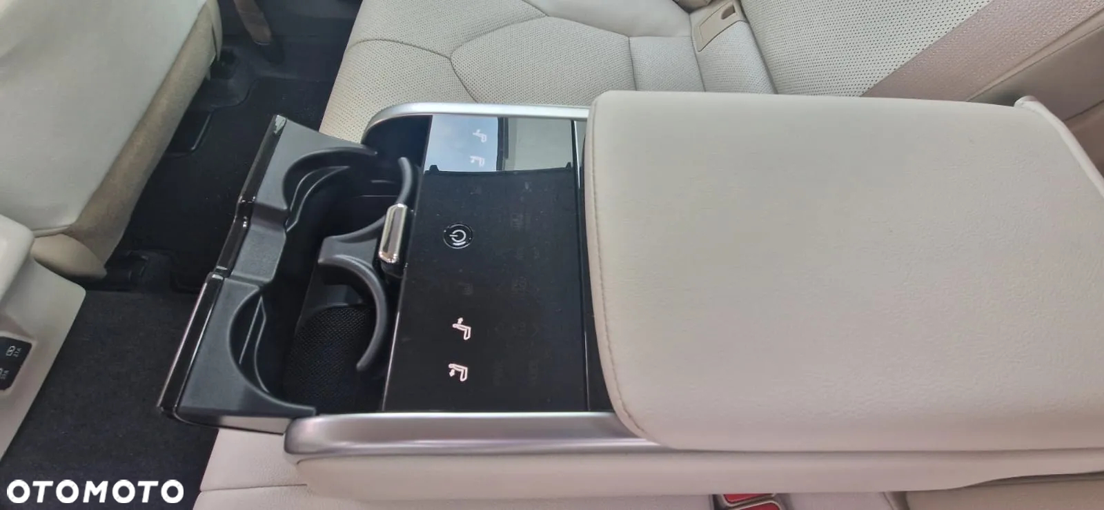 Toyota Camry 2.5 Hybrid Executive CVT - 8