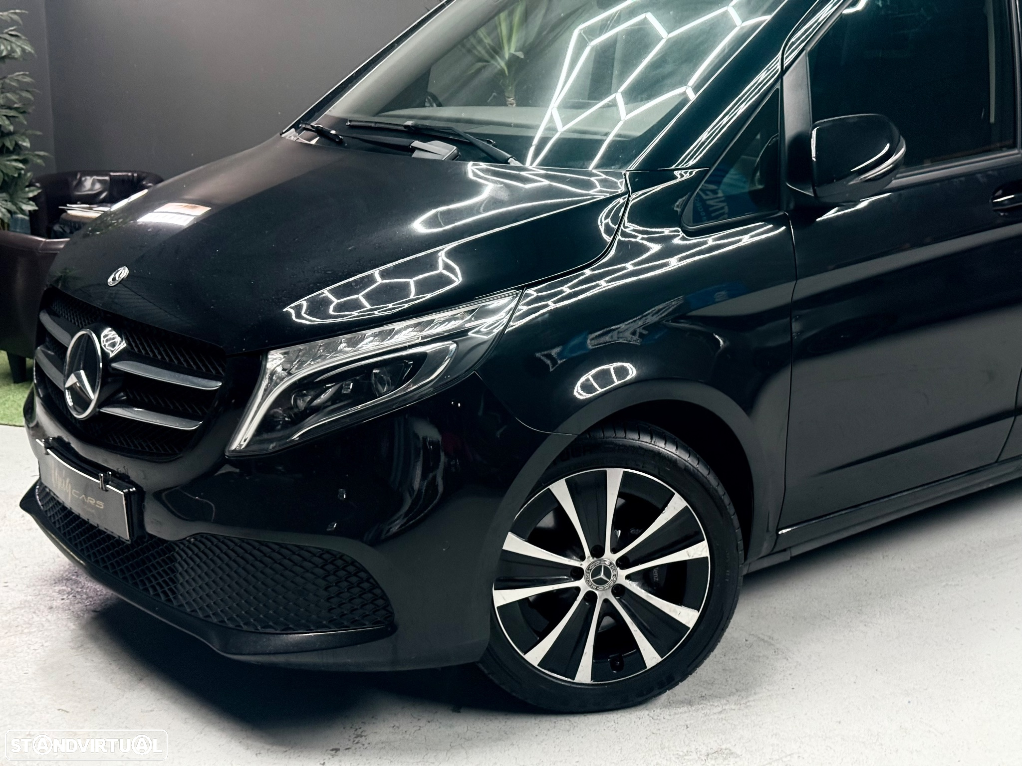 Mercedes-Benz V 300 d Longo Avantgarde - 9