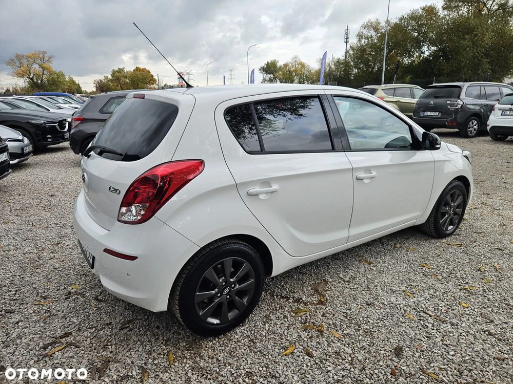 Hyundai i20 1.2 Fifa World Cup Edition - 13