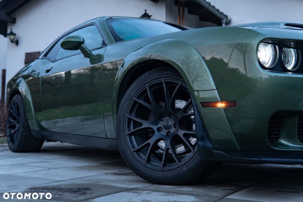 Dodge Challenger - 3
