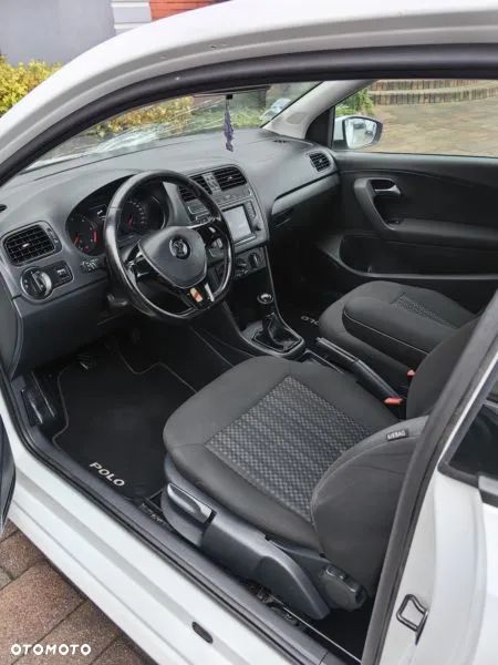 Volkswagen Polo 1.4 TDI (Blue Motion Technology) Comfortline - 11