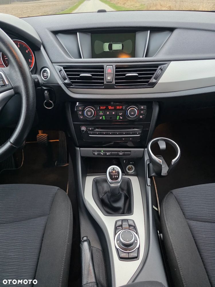 BMW X1 sDrive18d xLine - 21