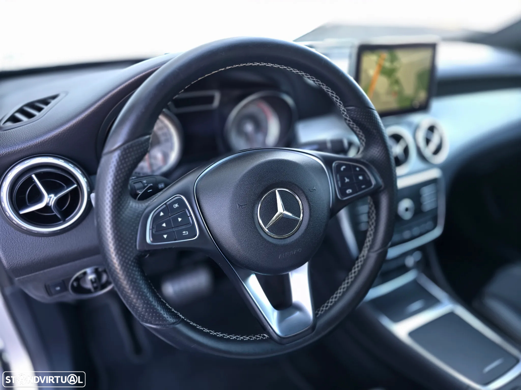 Mercedes-Benz GLA 200 CDi Urban Aut. - 16