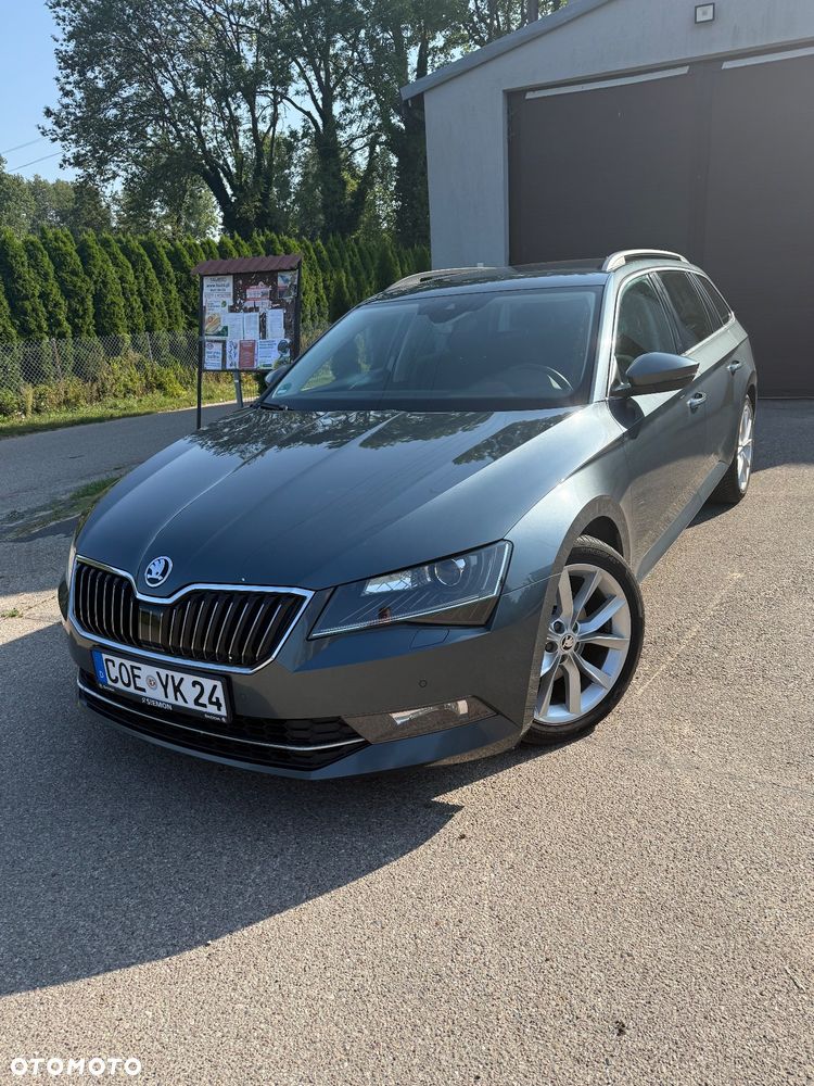 Skoda Superb 2.0 TDI DSG Ambition - 1