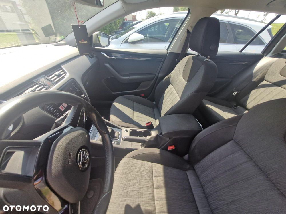 Skoda Octavia 2.0 TDI Style DSG - 11