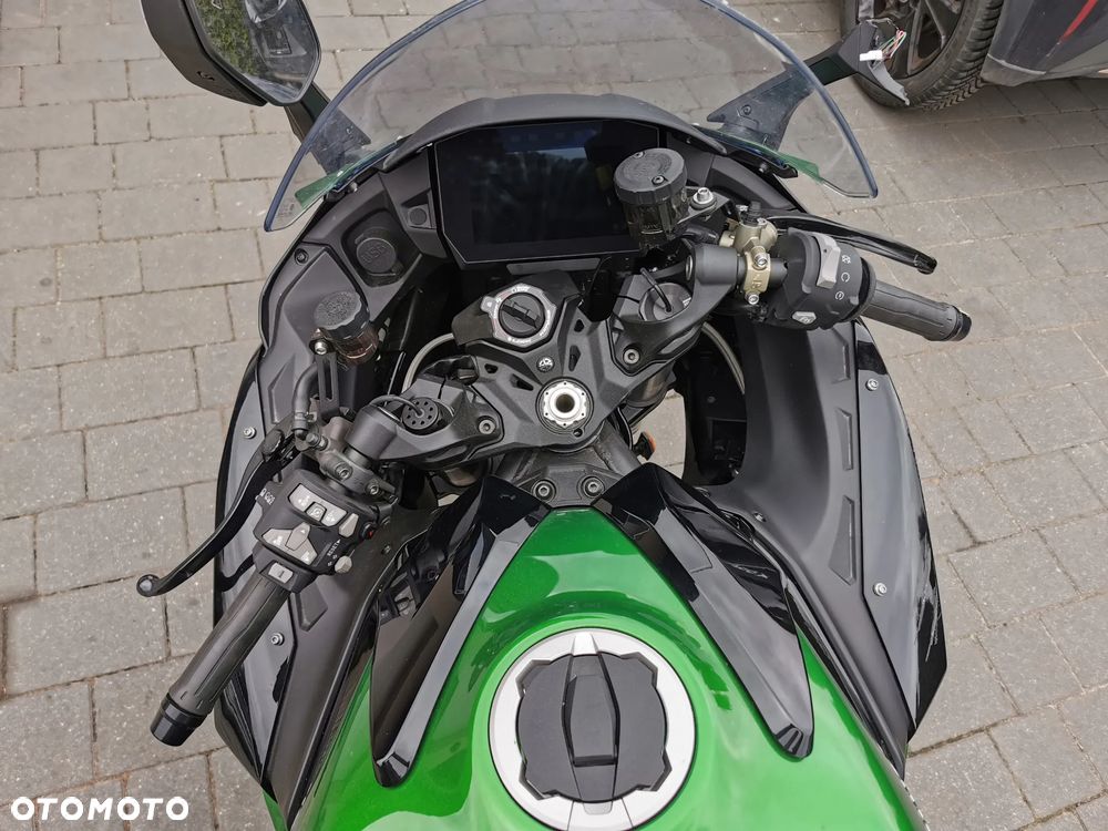 Kawasaki Ninja H2 SX - 11