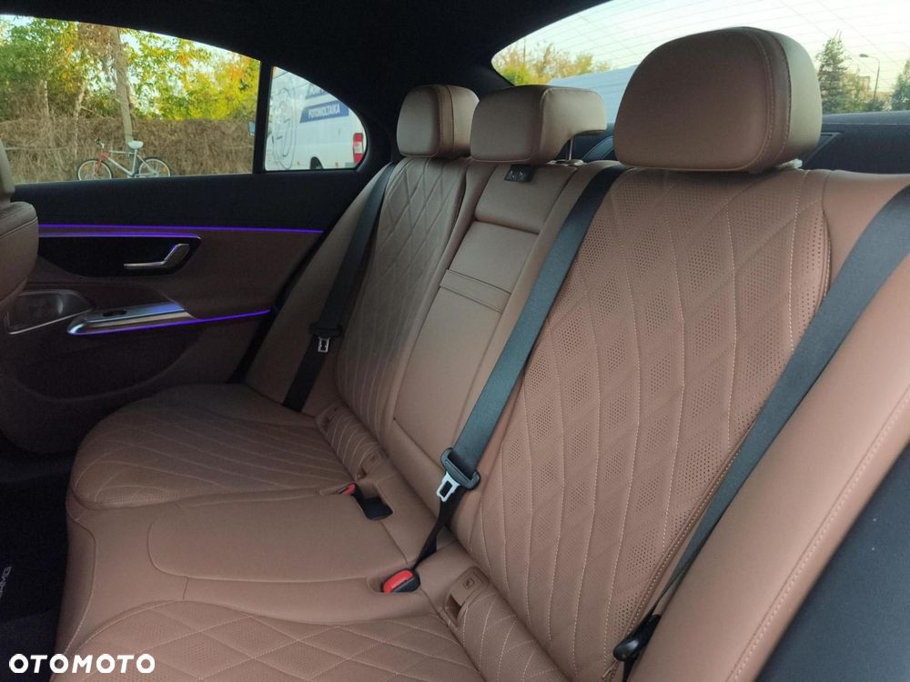 Mercedes-Benz Klasa E - 23