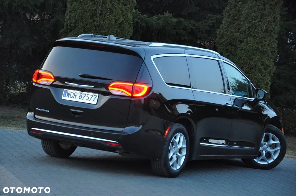 Chrysler Pacifica - 14