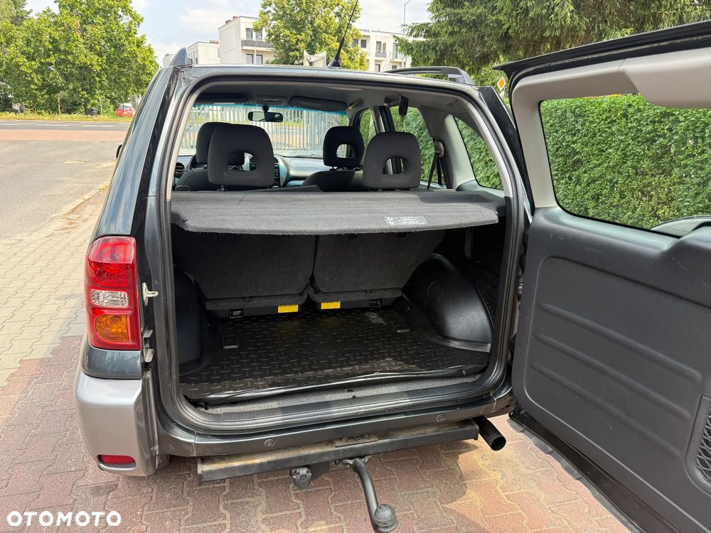 Toyota RAV4 D-4D 4x4 - 27