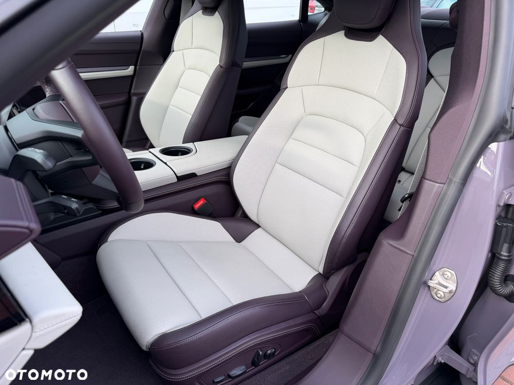Porsche Taycan 105kWh Performance Plus - 14