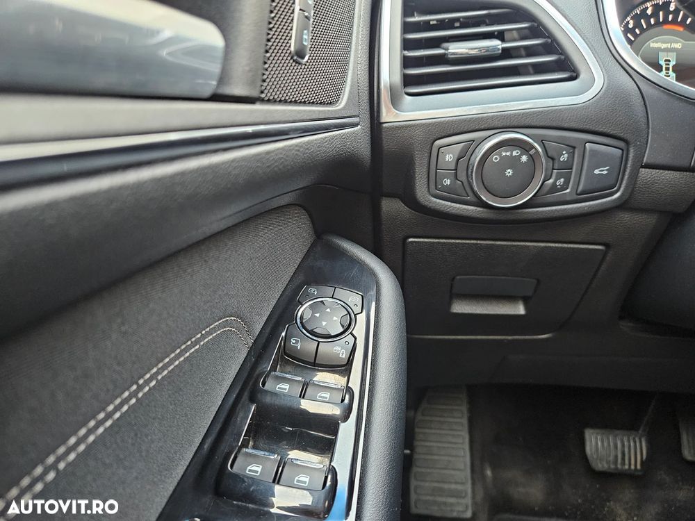 Ford Edge 2.0 TDCi Powershift Titanium - 25